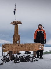 403 Days in Antarctica 403 Days in Antarctica